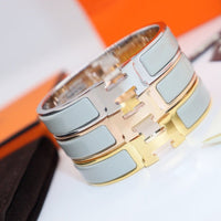 [Aethel jewelry]H LIGHT BLUE BRACELET