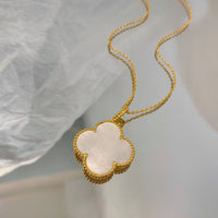 [Aethel jewelry]CLOVER 25MM MOP LARGE PENDANT NECKLACE